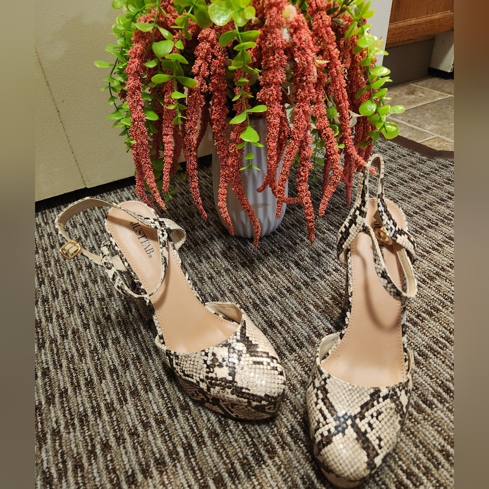 JustFab Women's Snakeskin Heels